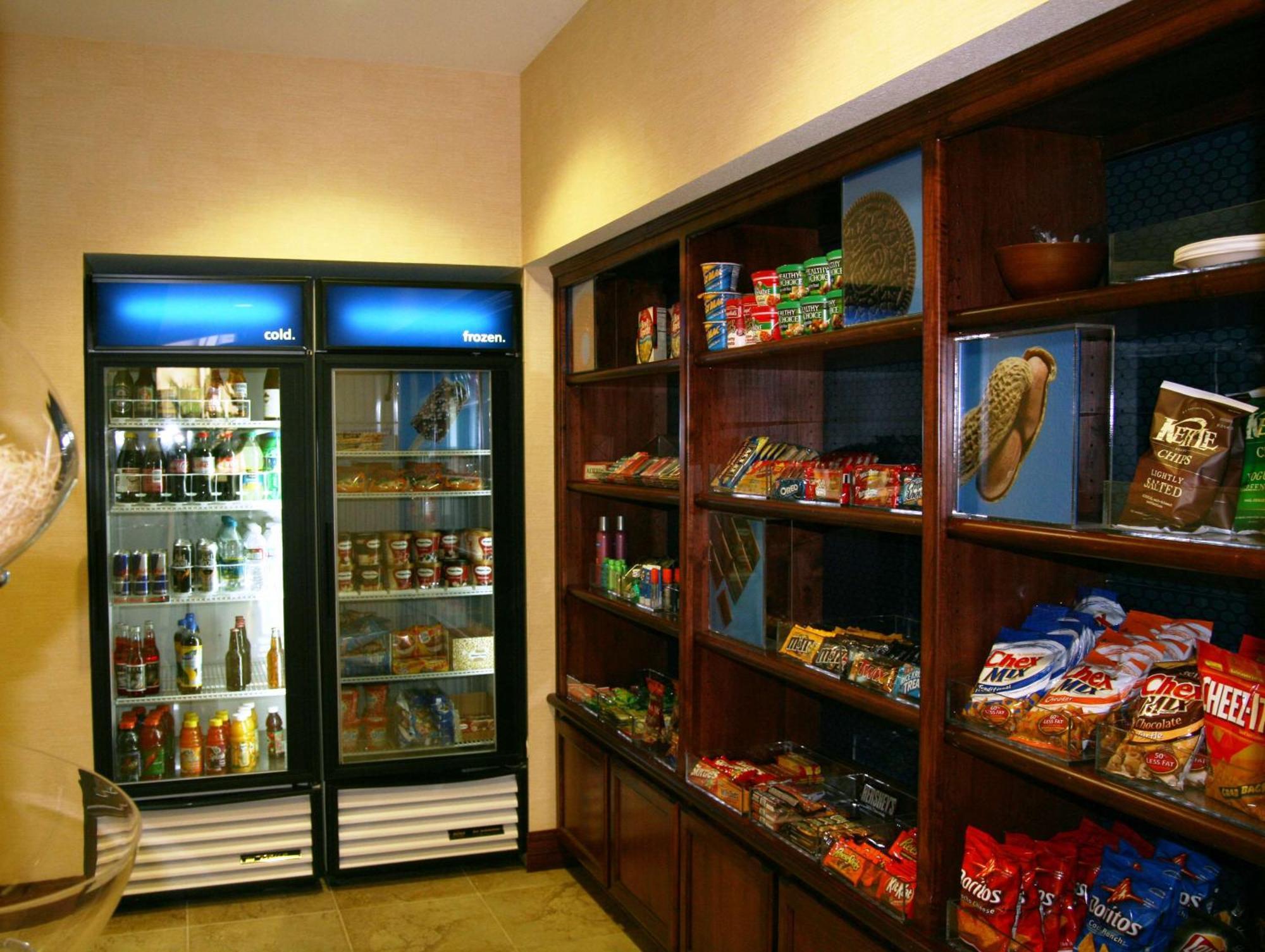 Hampton Inn & Suites Redding Luaran gambar